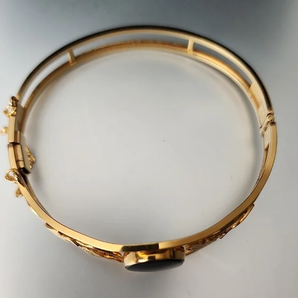 Vintage Gold and Black Bracelet - Picture 3 of 16